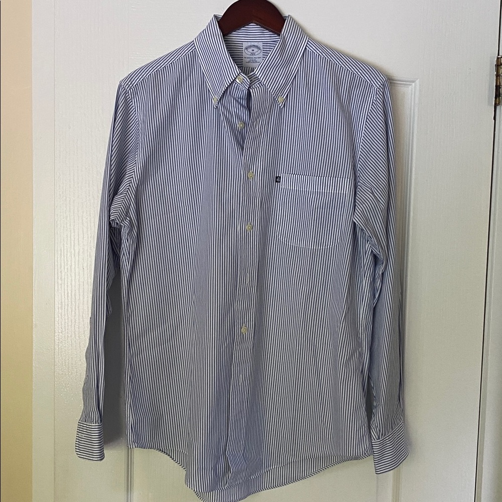 Brooks Brothers Blue and White Striped Casual Shirt size M
